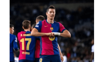 36-vuotias Lewandowski on edelleen ehdoton ase Barcelonan hyökkääjälinjalle