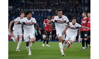 Bologna voitti AC Milanin 1-0 ja päätti 51 vuotta kestäneen mestaruuskuivuuden Bologna voitti AC Milanin 1-0 ja päätti 51 vuotta kestäneen mestaruuskuivuuden