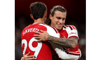 Arsenalin 3-0-voitto käynnistää mestaruuden puolustuksen
